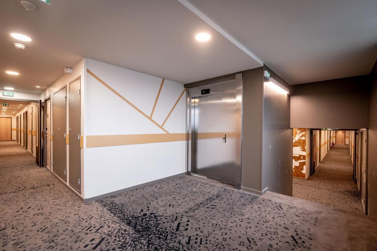 Ibis Styles Valenciennes Petite Foret Eksteriør bilde